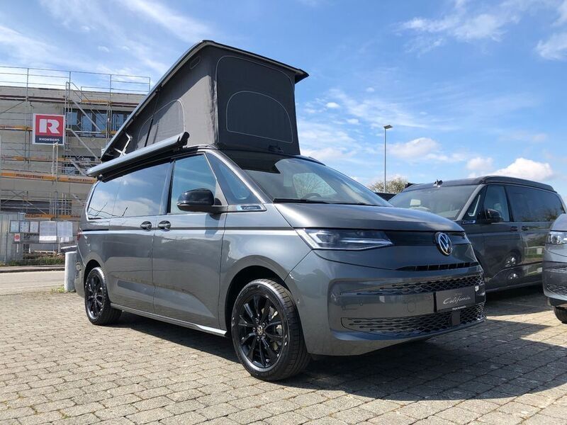Grau Neu 2025 VW T7 Beach Van | 62.995 € - Bild 1/4