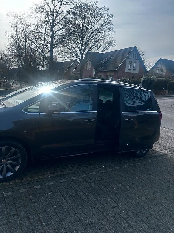 Gebraucht Seat Alhambra 140 PS (102 kW) 2015 Braun Van / Kleinbus