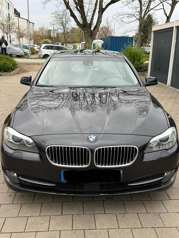 Gebraucht BMW 520 184 PS (135 kW) 2011 Grau Limousine
