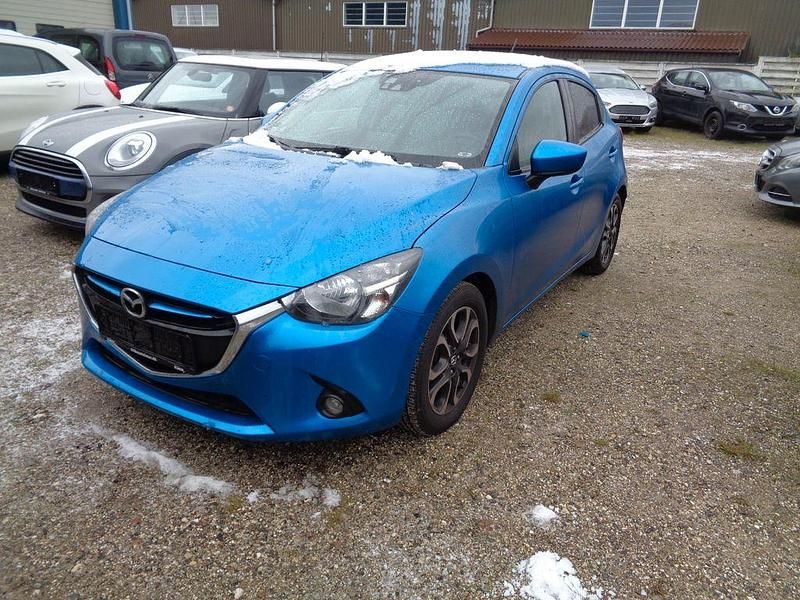 Blau Gebraucht 2016 Mazda 2 Optimum Limousine | 6.800 € (Etwas zu teuer) - Bild 1/4