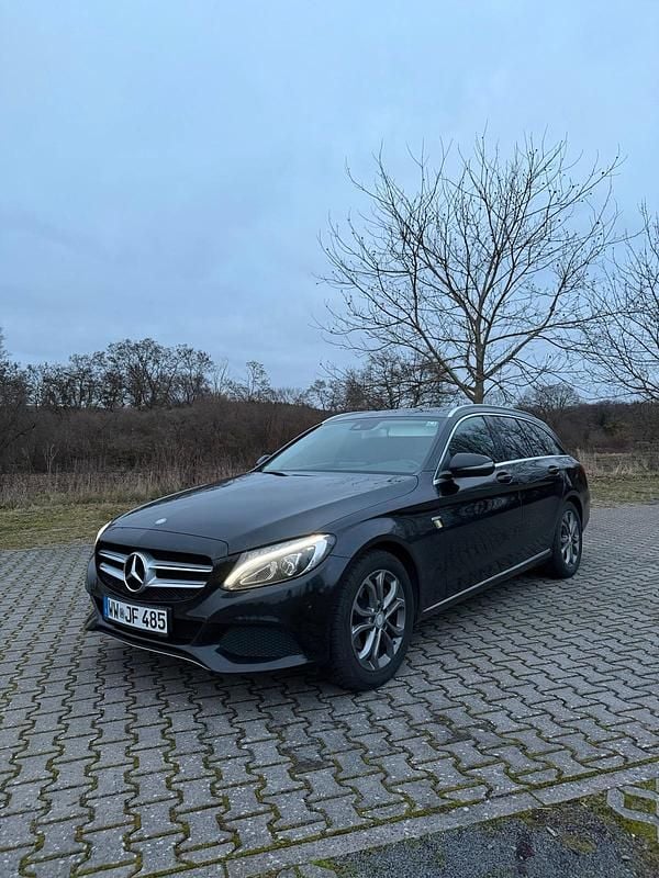Schwarz Gebraucht 2017 Mercedes C220 Avantgarde Kombi | 13.000 € (Guter Preis) - Bild 1/4