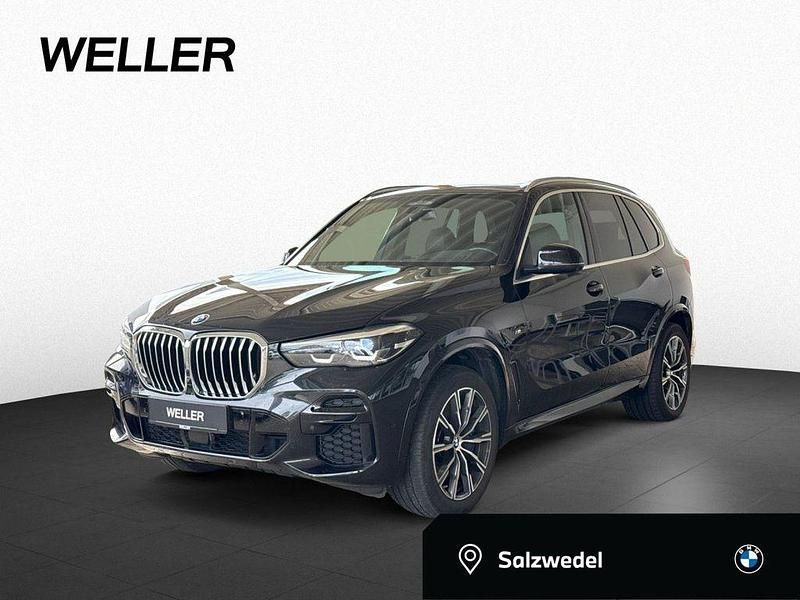 Black sapphire (schwarz) Gebraucht 2023 BMW X5 M Sport SUV | 66.990 € (Guter Preis) - Bild 1/4