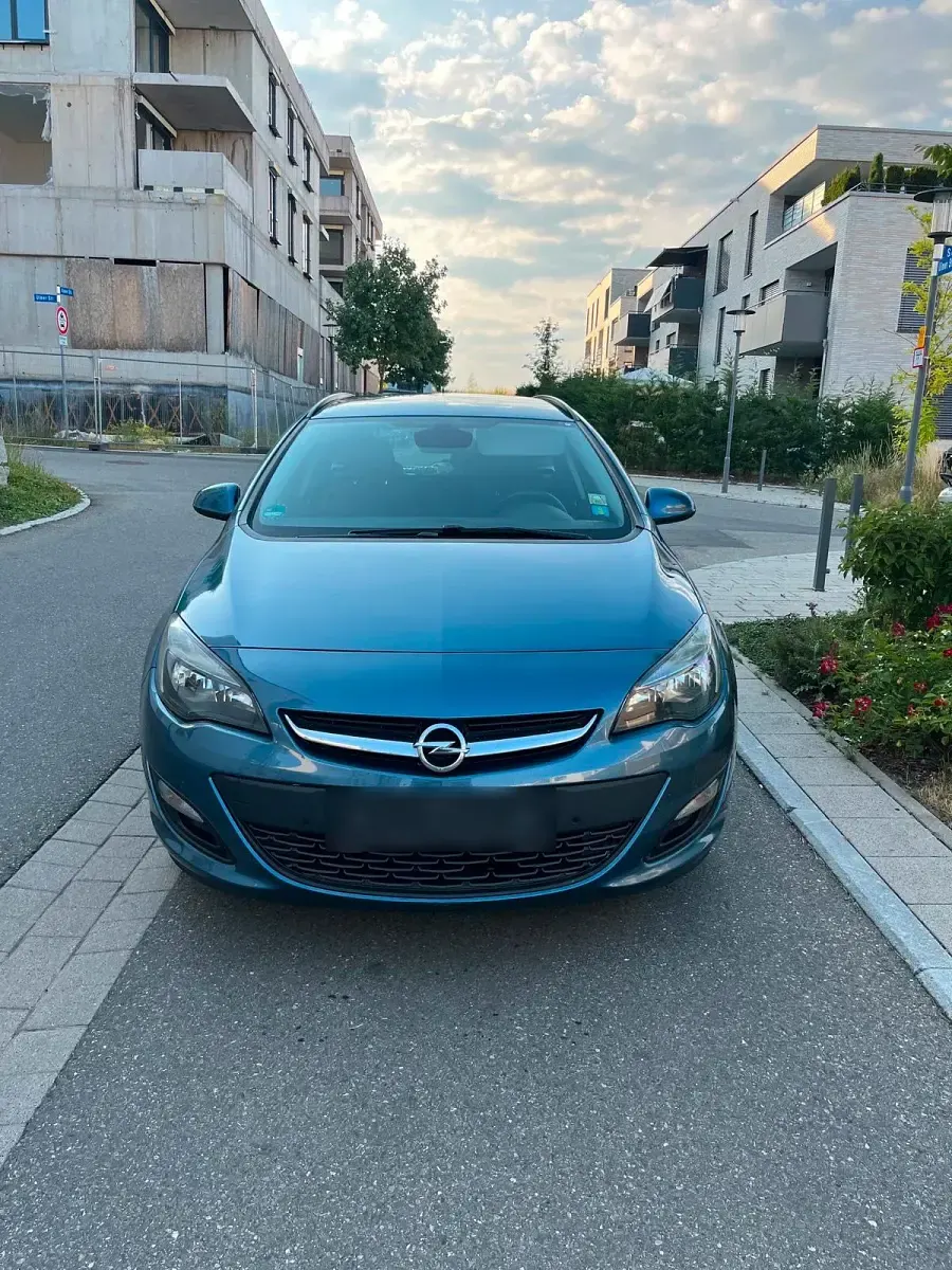 Gebraucht Opel Astra 110 PS (80 kW) 2014 Blau Kombi