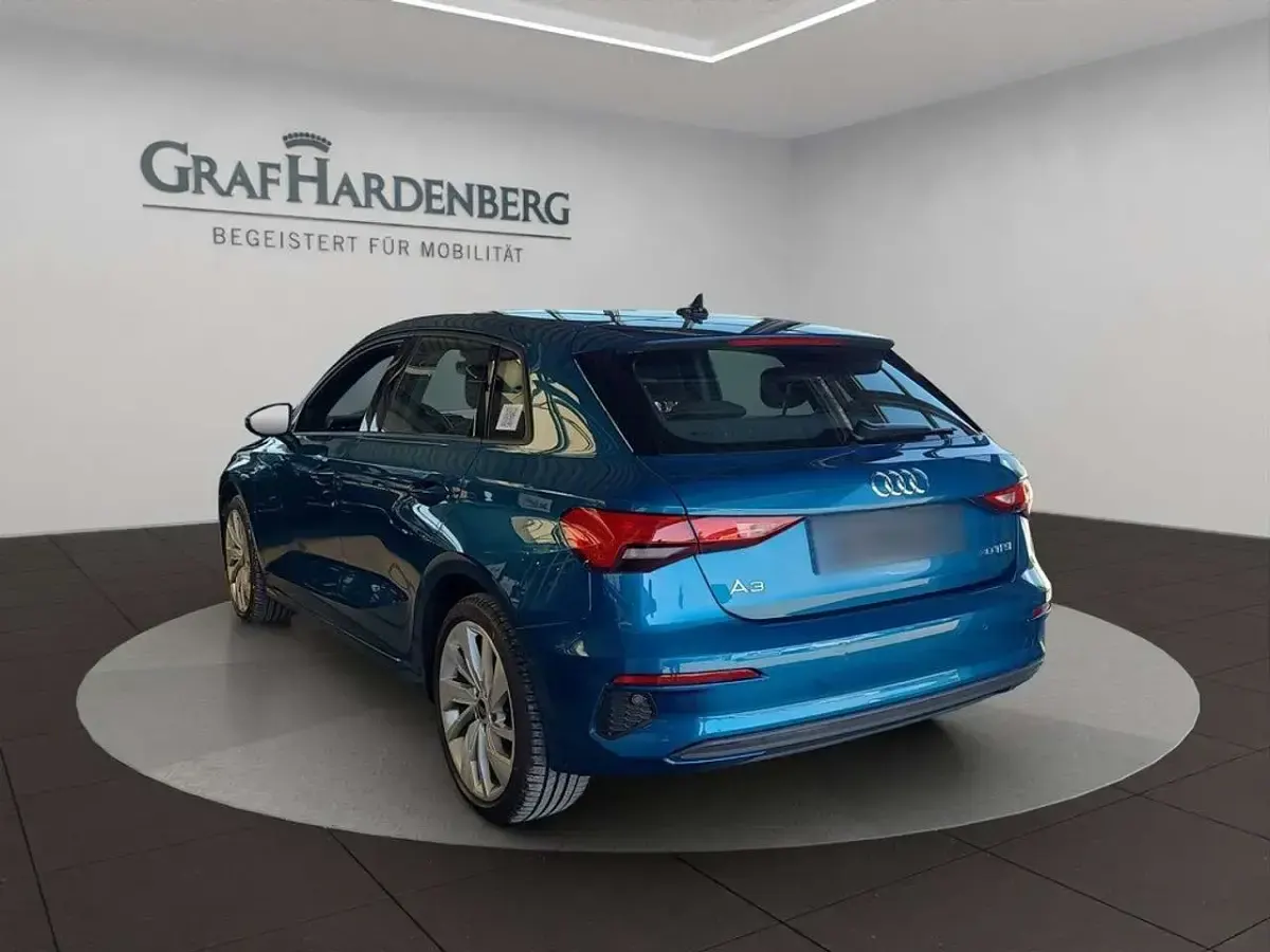 Gebraucht Audi A3 110 PS (80 kW) 2023 Atollblau metallic Limousine