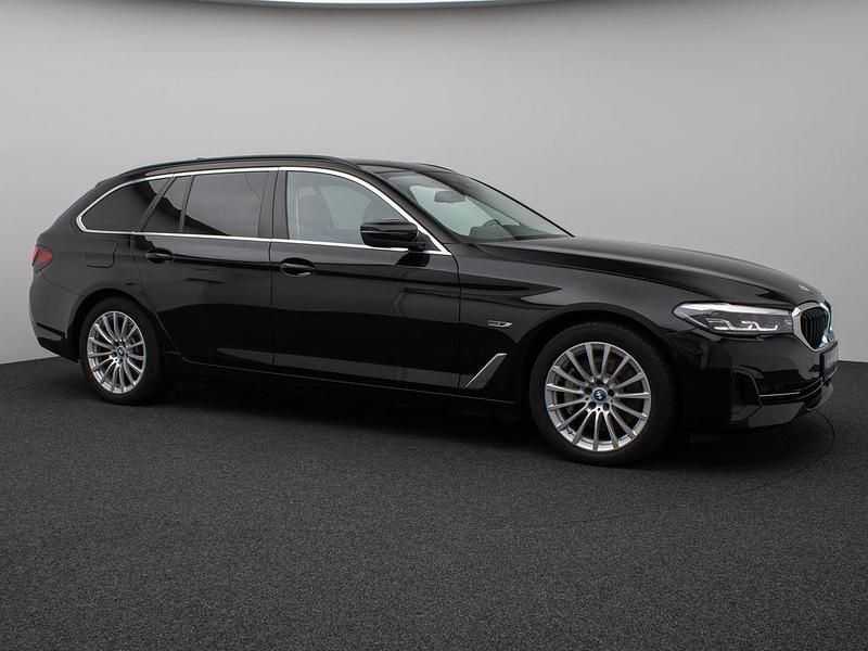 Gebraucht BMW 530e Sport Line 292 PS (214 kW) 2022 Schwarz Limousine