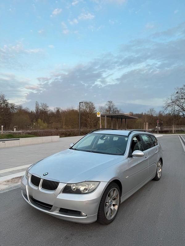 Gebraucht BMW 330 231 PS (169 kW) 2006 Grau Kombi