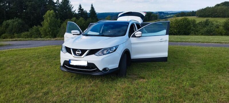 Weiß Gebraucht 2016 Nissan Qashqai Tekna SUV | 13.500 € (Fairer Preis) - Bild 1/4