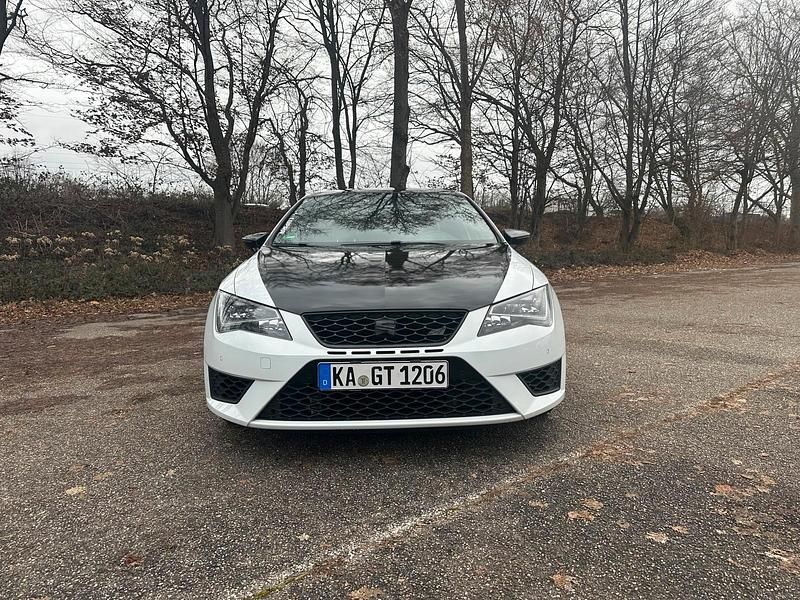 Weiß Gebraucht 2015 Seat Leon CUPRA Coupé | 20.499 € (Teuer) - Bild 1/4