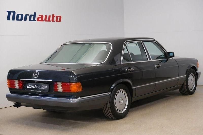 Gebraucht Mercedes 560 299 PS (219 kW) 1990 Schwarz Limousine