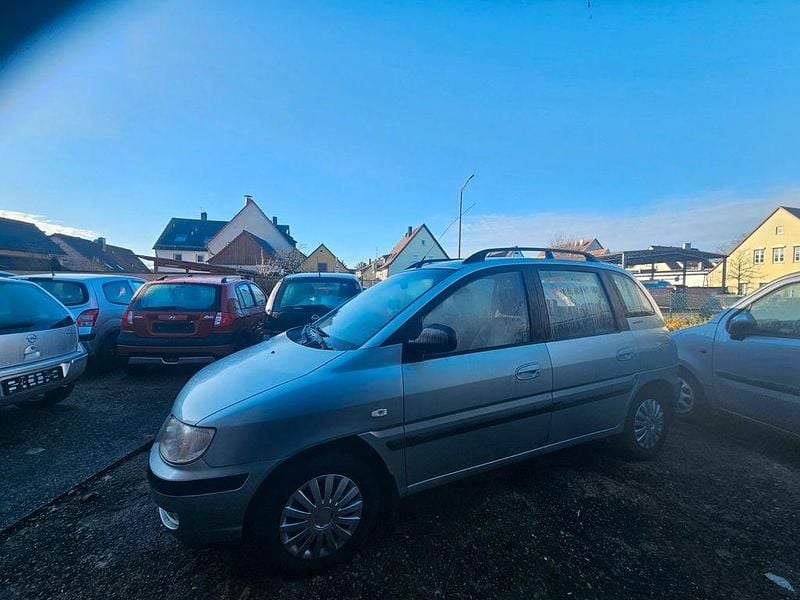 Gebraucht Hyundai Matrix GLS 122 PS (89 kW) 2002 Silber Van / Kleinbus