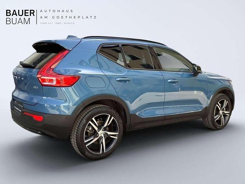 Gebraucht Volvo XC40 Plus 163 PS (119 kW) 2024 Fjord blue / metallic SUV