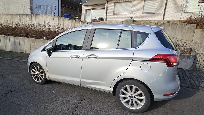 Gebraucht Ford B-MAX 105 PS (77 kW) 2015 Silber Van / Kleinbus