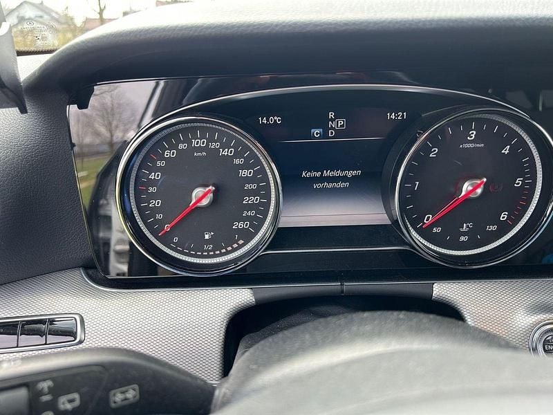 Second-hand Mercedes E220 194 CP (142 kW) 2017 Argintiu Break