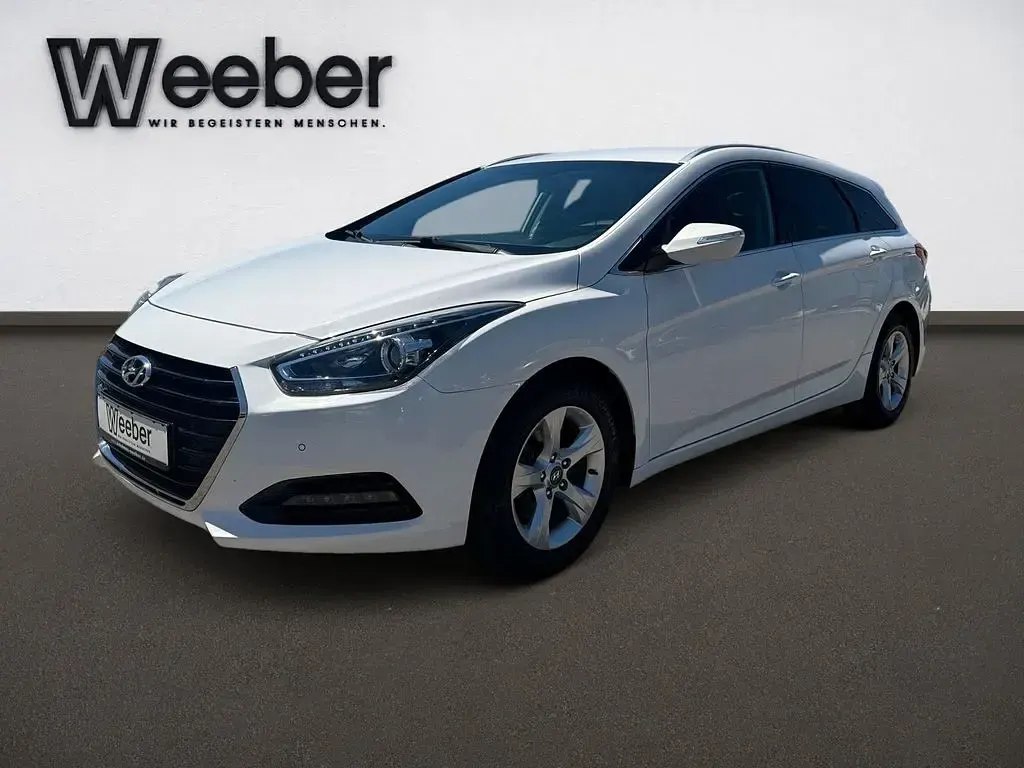 Gebraucht Hyundai i40 Trend 135 PS (99 kW) 2018 Pure white / sol Kombi