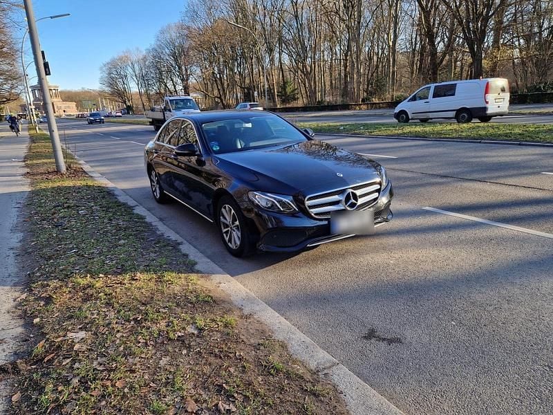 Second-hand Mercedes E200 150 CP (110 kW) 2018 Negru Berlinǎ