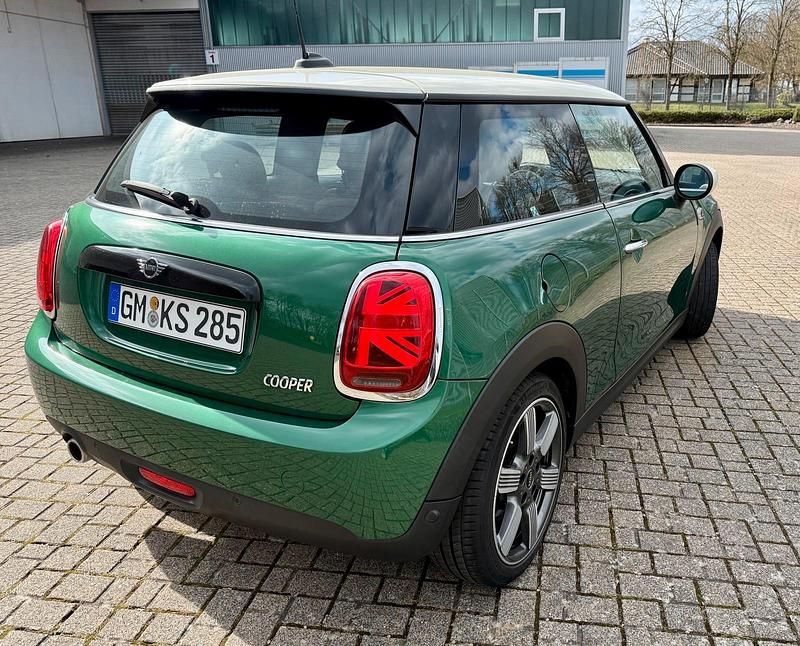Gebraucht Mini Cooper 136 PS (100 kW) 2019 Grün Kleinwagen