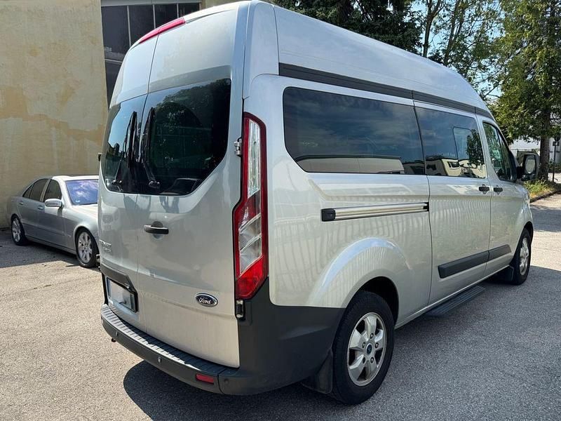 Gebraucht Ford Transit Trend 155 PS (114 kW) 2016 Silber Kombi