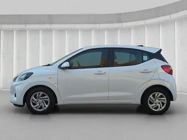 Gebraucht Hyundai i10 Select 63 PS (46 kW) 2024 Weiß Kleinwagen