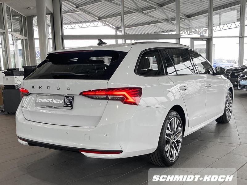Gebraucht Skoda Octavia Selection 150 PS (110 kW) 2024 Moonweiß perleffekt Kombi