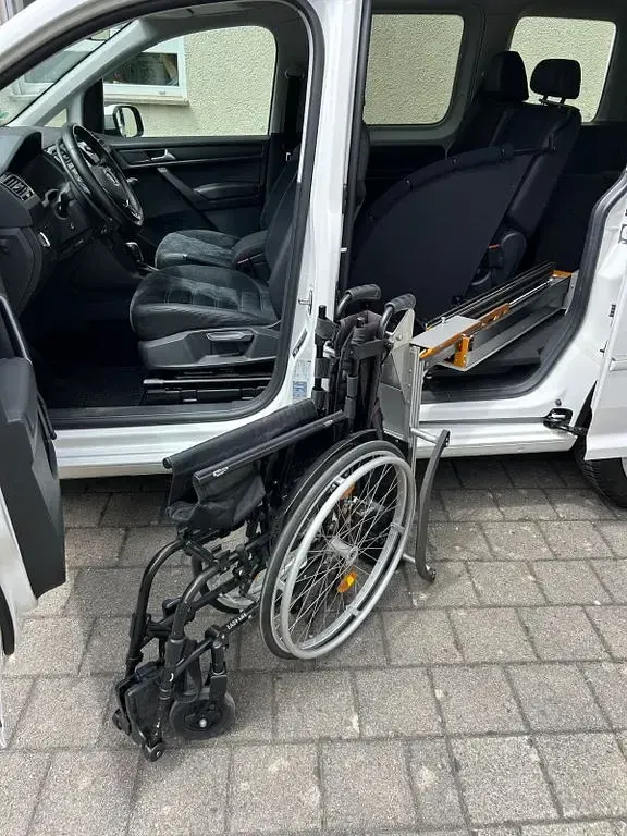 Gebraucht VW Caddy Highline 131 PS (96 kW) 2018 Weiß Van / Kleinbus