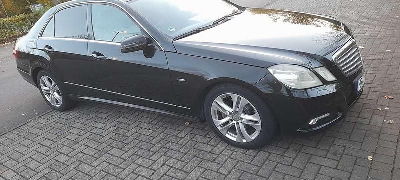 Gebraucht Mercedes E220 Avantgarde 170 PS (125 kW) 2009 Limousine