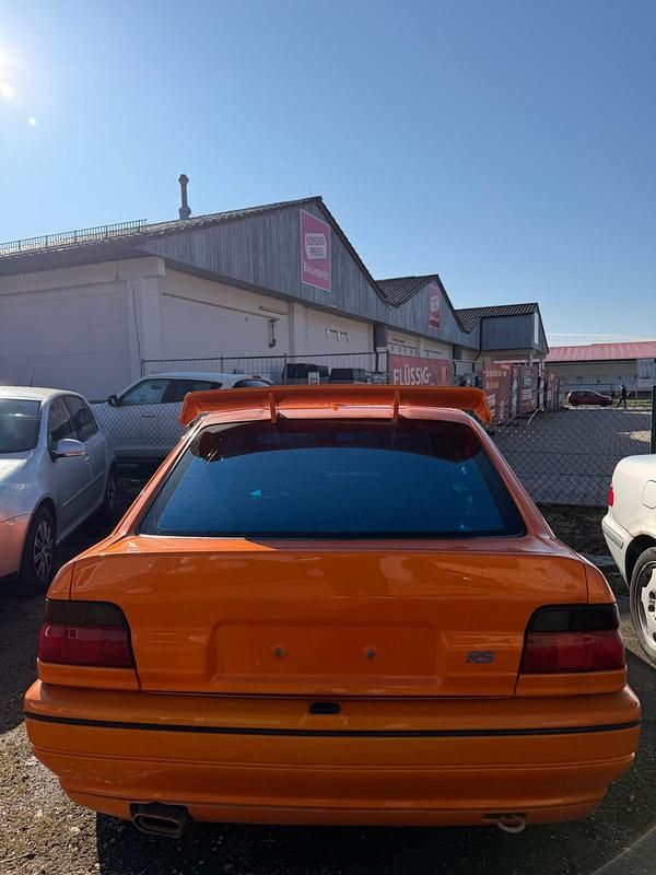 Używany Ford Escort RS 150 KM (110 kW) 1992 Pomarańczowy Coupe