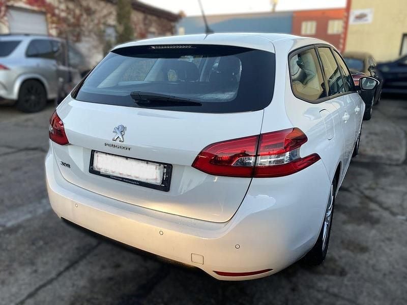 Gebraucht Peugeot 308 SW Active 131 PS (96 kW) 2018 Weiß Kombi