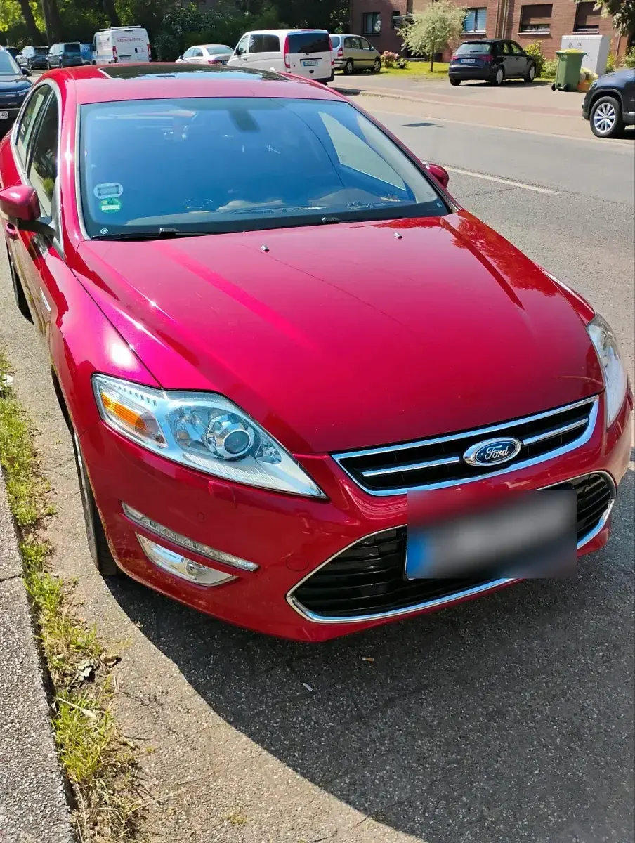 Używany Ford Mondeo 203 KM (149 kW) 2014 Czerwony Sedan/Limuzyna