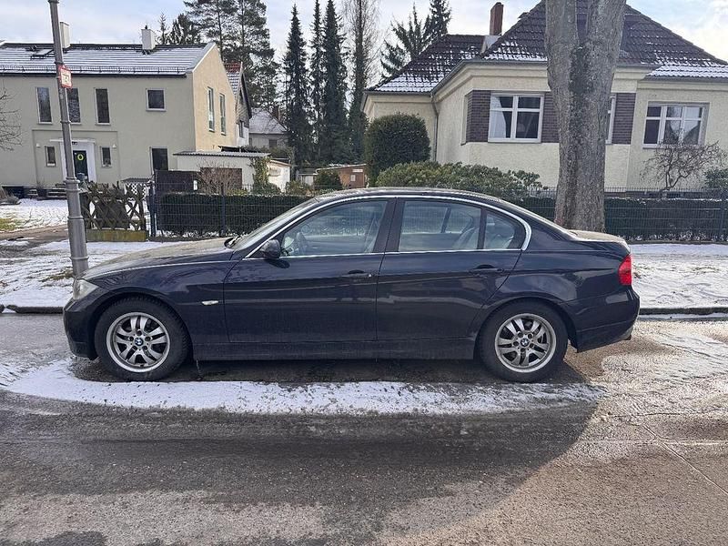 Gebraucht BMW 325 218 PS (160 kW) 2005 Blau Limousine