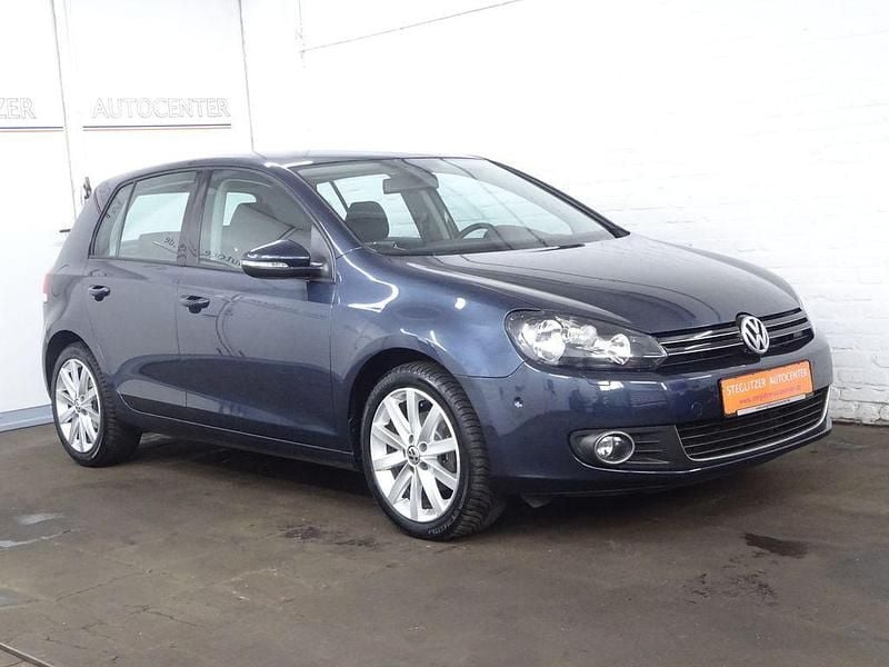 Gebraucht VW Golf VI Highline 105 PS (77 kW) 2011 Blau Kleinwagen