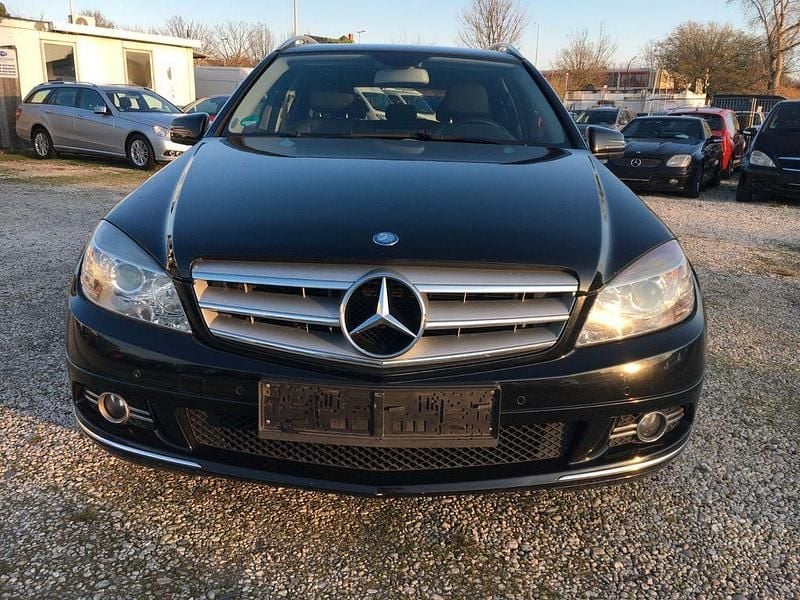 Gebraucht Mercedes C250 204 PS (150 kW) 2010 Schwarz Kombi