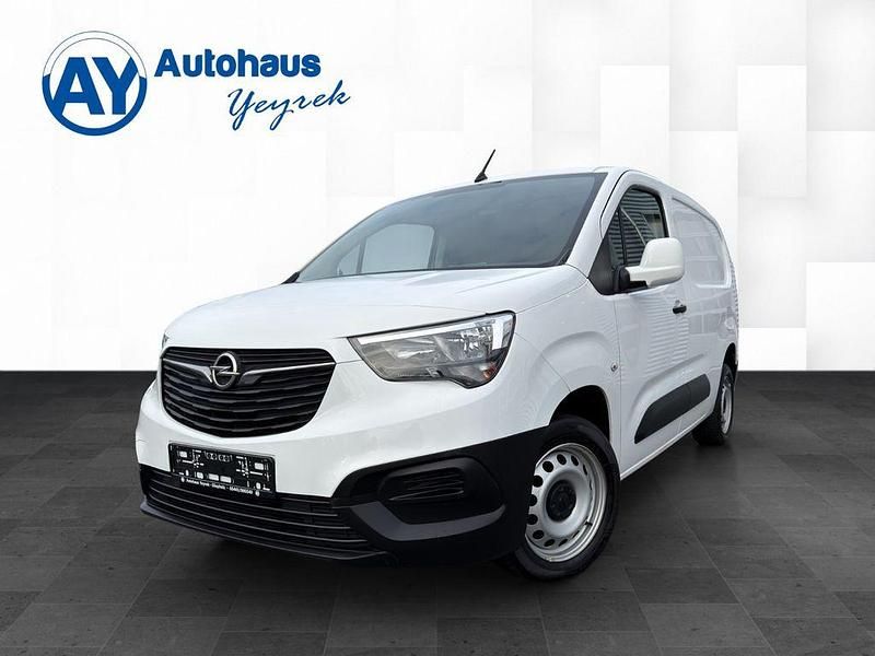 Weiß Gebraucht 2021 Opel Combo Van / Kleinbus | 13.950 € (Fairer Preis) - Bild 1/4