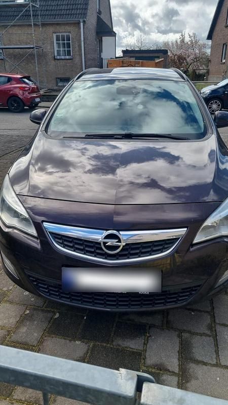 Gebraucht Opel Astra 2012 Braun Limousine