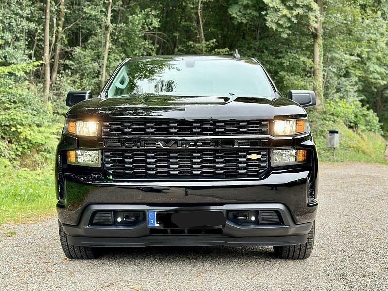 Gebraucht Chevrolet Silverado 314 PS (230 kW) 2022 Schwarz SUV