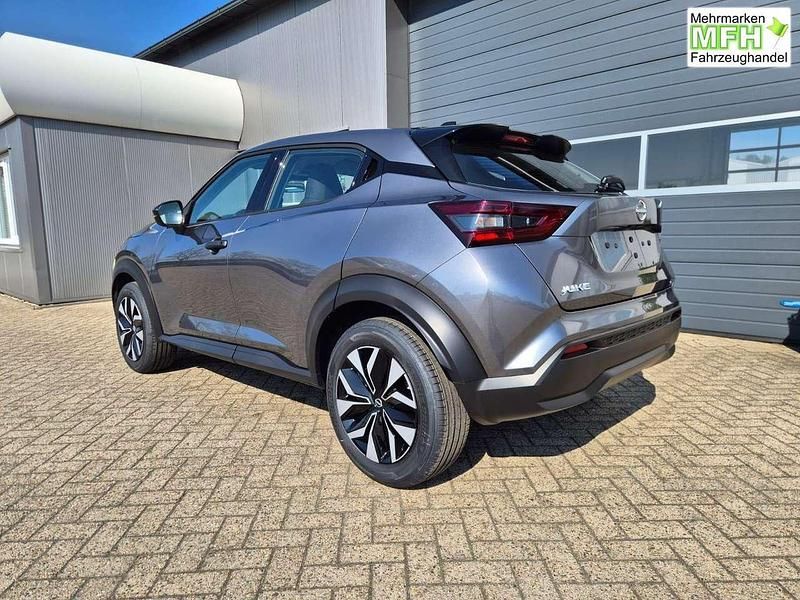 Neu Nissan Juke Acenta 114 PS (83 kW) 2026 Dark grey SUV