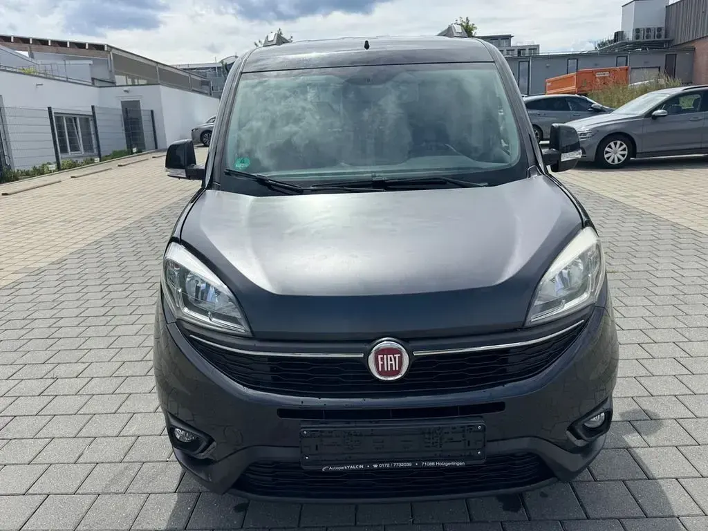 Gebraucht Fiat Doblò 135 PS (99 kW) 2015 Schwarz Van / Kleinbus