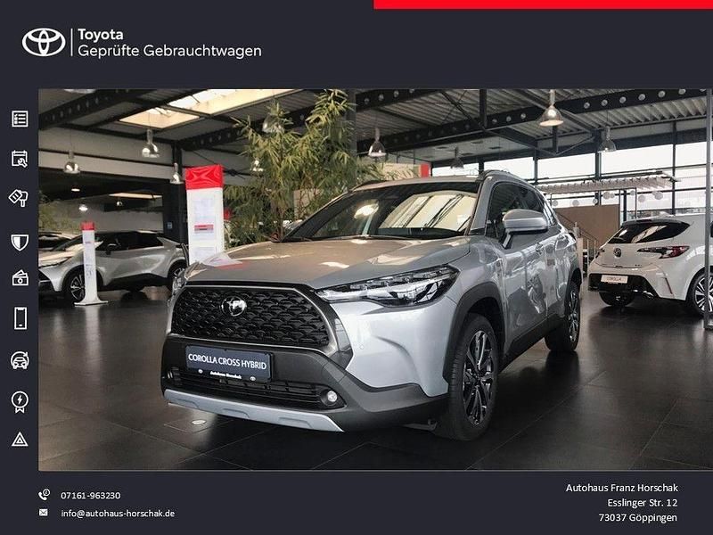 Silber Neu 2024 Toyota Corolla Cross Team SUV | 32.890 € (Fairer Preis) - Bild 1/4