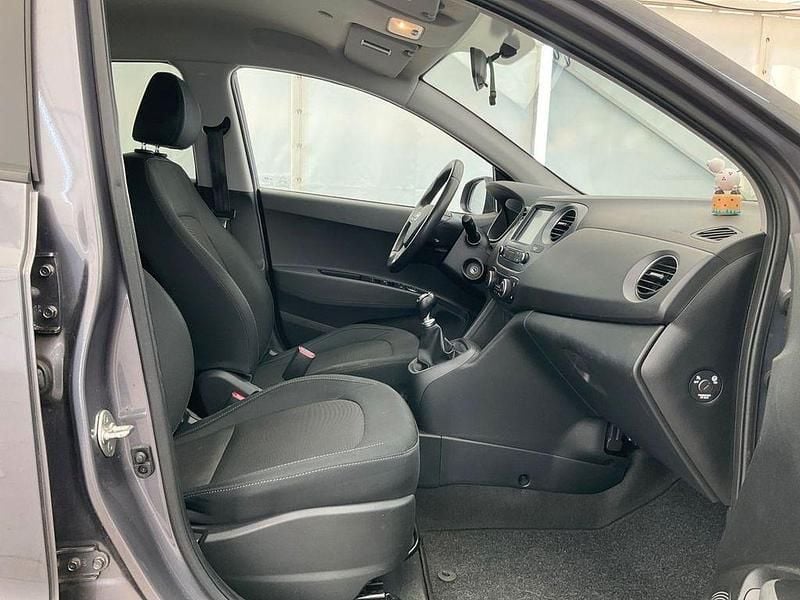 Gebraucht Hyundai i10 YES! 87 PS (63 kW) 2019 Grau Kleinwagen