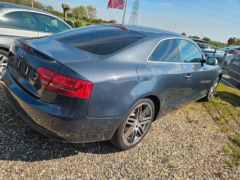 Gebraucht Audi A5 Sport 179 PS (131 kW) 2011 Grau Coupé
