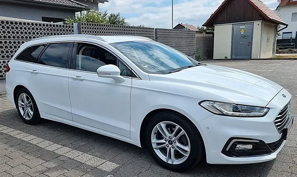Gebraucht Ford Mondeo Titanium 190 PS (139 kW) 2019 Weiß Limousine