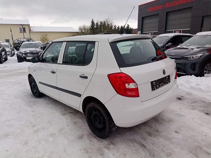 Gebraucht Skoda Fabia Classic 60 PS (44 kW) 2010 Weiß Limousine