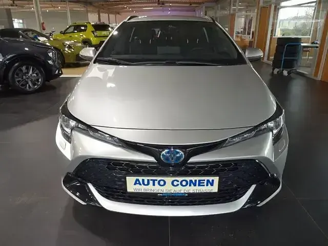 Używany Toyota Corolla Active 140 KM (102 kW) 2024 Srebrny Kombi