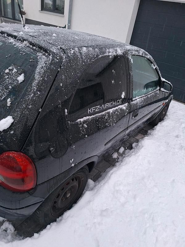 Gebraucht Opel Corsa 54 PS (39 kW) 1999 Schwarz Coupé