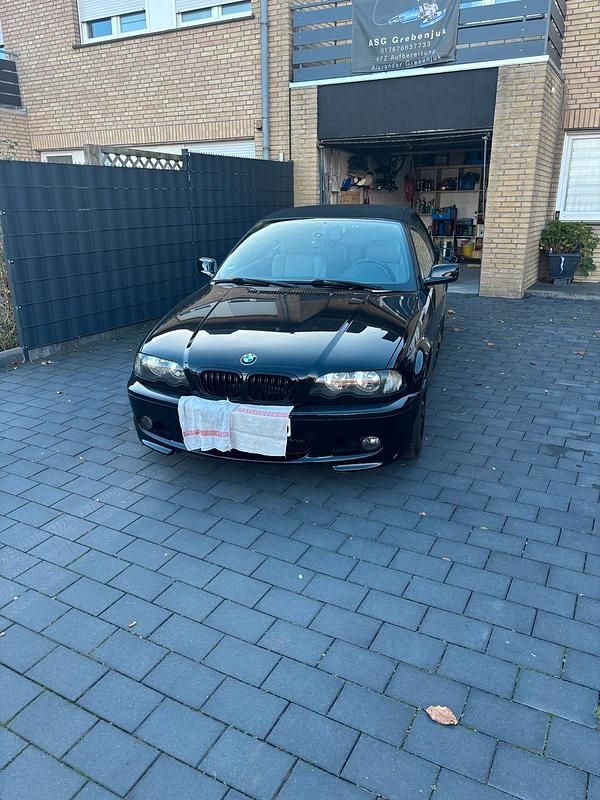Schwarz Gebraucht 2002 BMW 320 Cabriolet Cabrio | 6.700 € (Guter Preis) - Bild 1/4