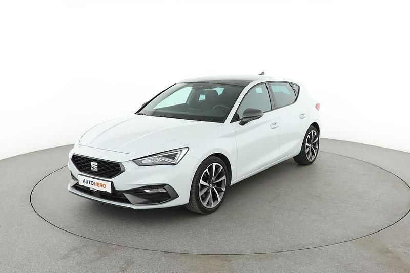 Weiß Gebraucht 2021 Seat Leon FR Limousine | 22.210 € (Fairer Preis) - Bild 1/3