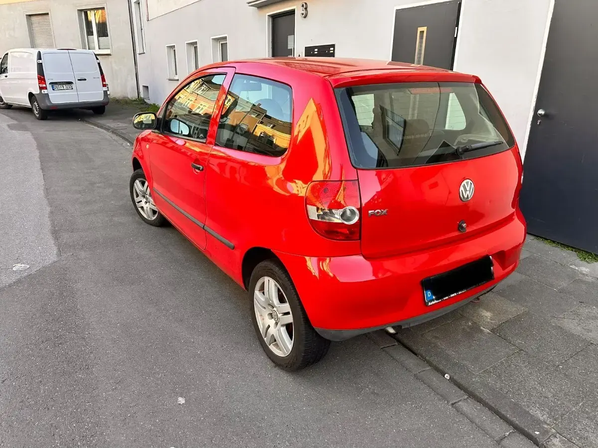 Gebraucht VW Fox 54 PS (39 kW) 2006 Rot Kleinwagen
