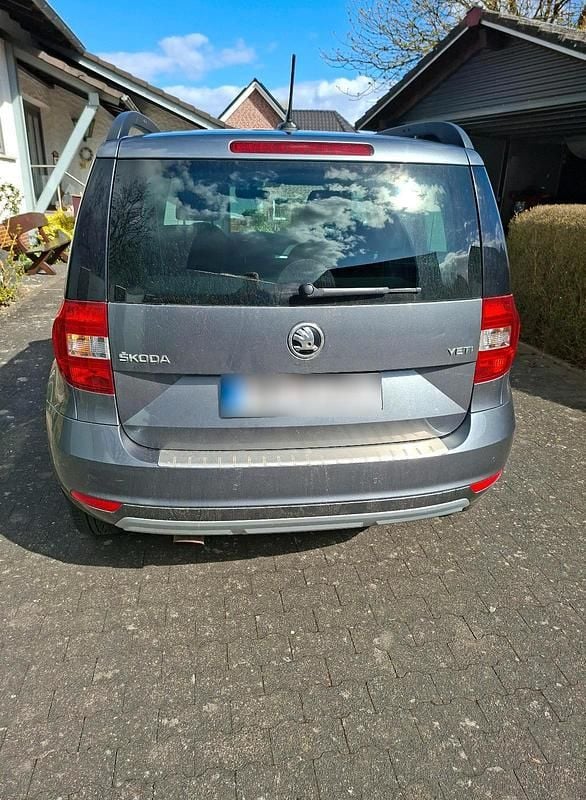 Gebraucht Skoda Yeti Drive 110 PS (80 kW) 2017 Grau SUV