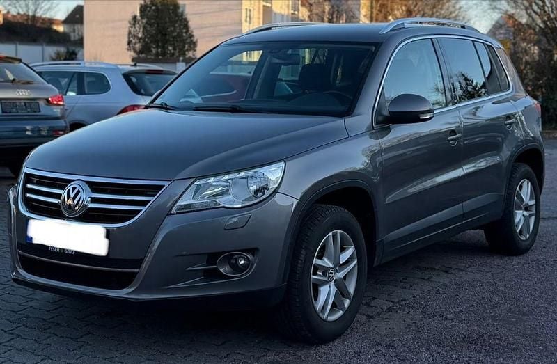 Gebraucht VW Tiguan 140 PS (102 kW) 2009 Grau SUV
