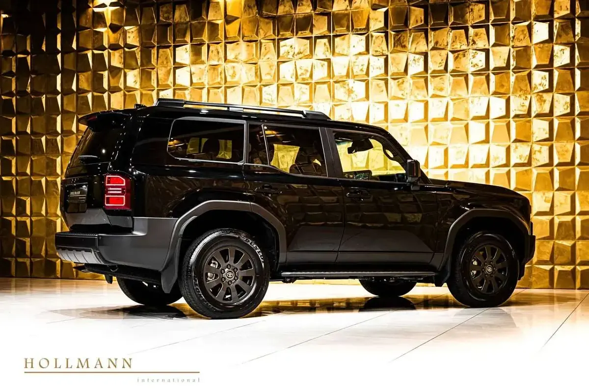 Neu Toyota Land Cruiser Executive 204 PS (150 kW) 2026 Deep black metallic SUV