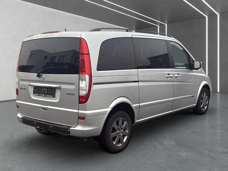 Gebraucht Mercedes Viano 150 PS (110 kW) 2009 Silber Van / Kleinbus
